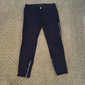 White House Black Market Skimmer Pant 12L Navy